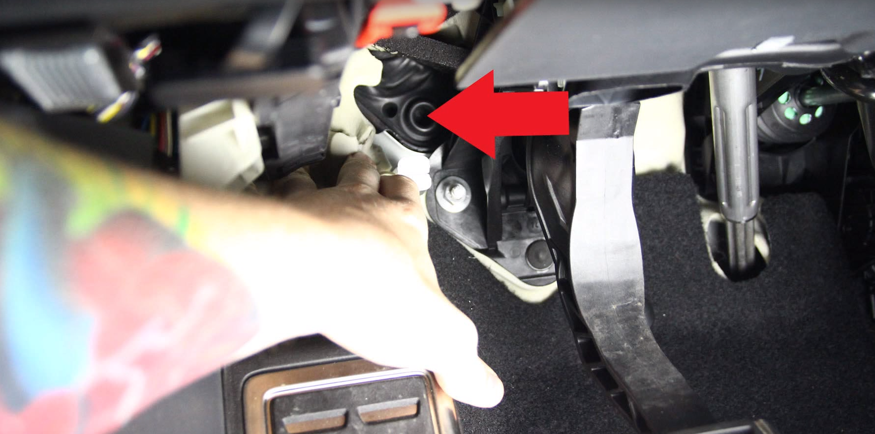 Where to run boost gauge or amp wire